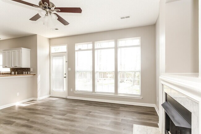 Building Photo - 6116 Red Clover Ln