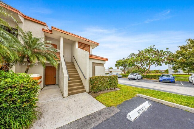 Foto del edificio - 5521 Courtyard Dr