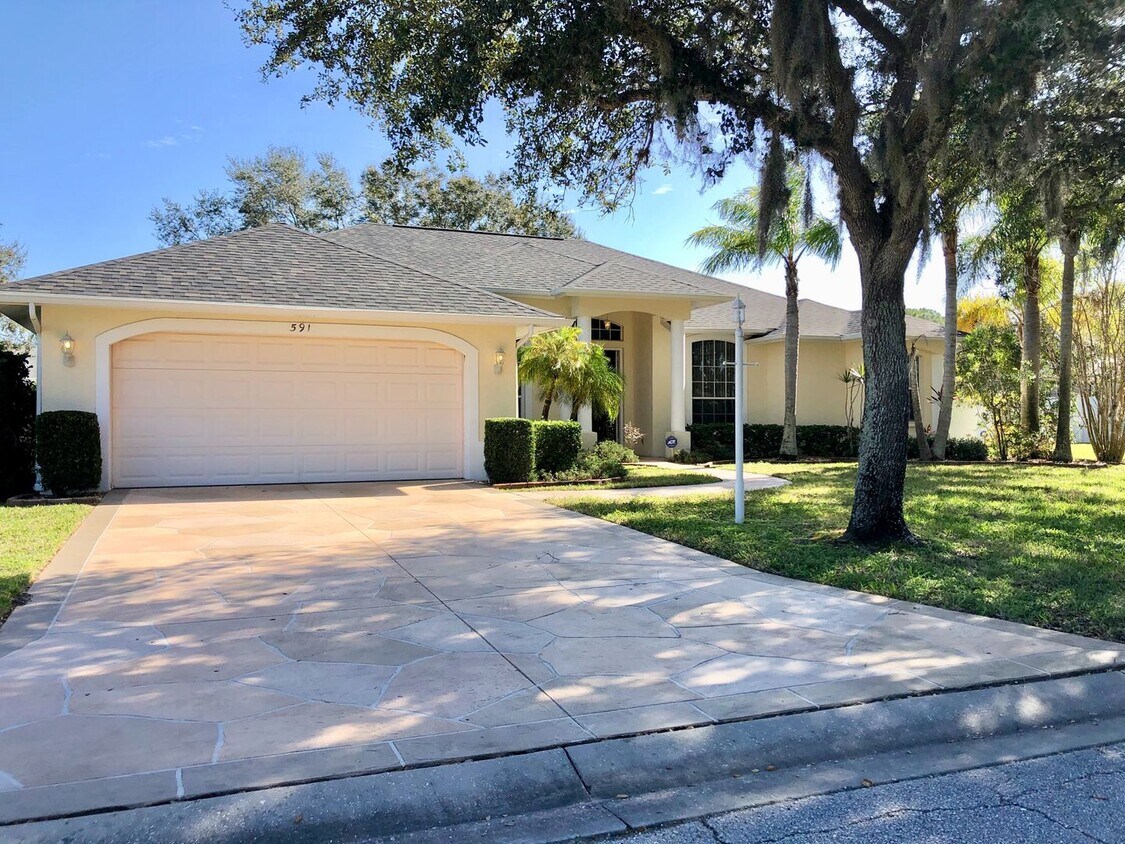 Primary Photo - Mint-Condition Pool Home In Upscale Osprey...