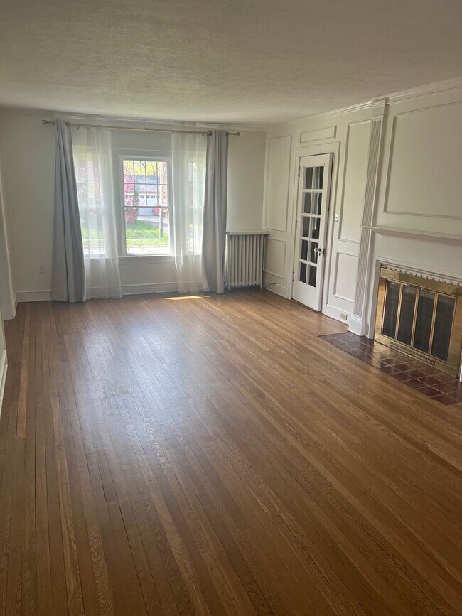 Building Photo - Charming Cleveland Heights Single Family Home