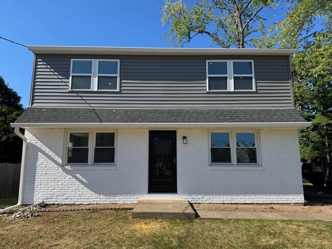 Vista frontal - 534 Kalmia St