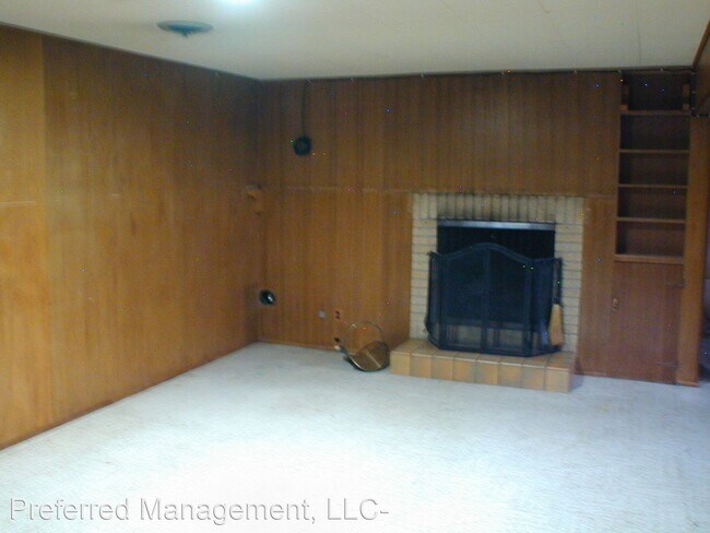 Building Photo - 4 br, 2 bath House - 3264 Forest Dr