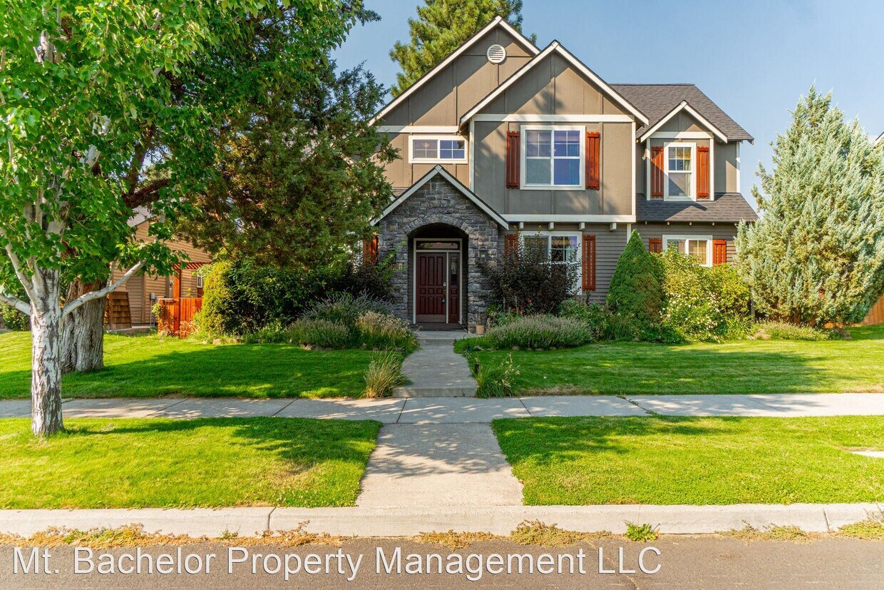 Primary Photo - 4 br, 3 bath House - 61397 Fairfield Dr