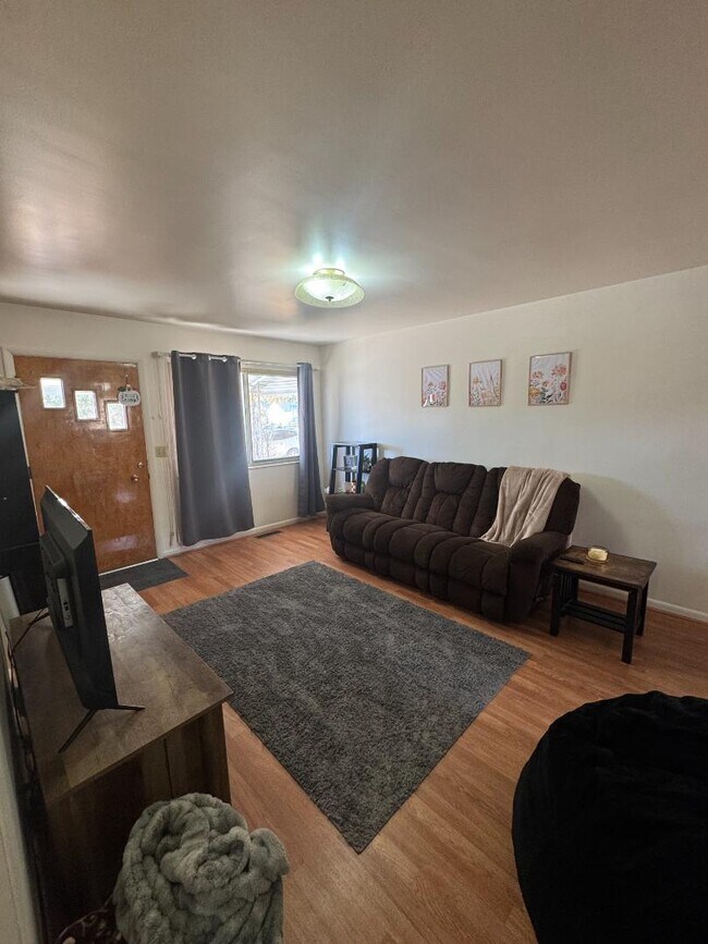 Foto del edificio - 1220 Sage Ave