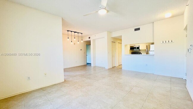 Building Photo - 2807 Veronia Dr