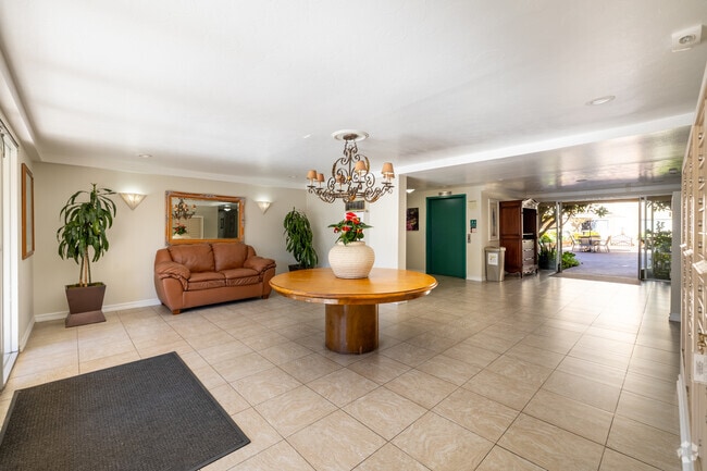 Lobby - Park Merridy