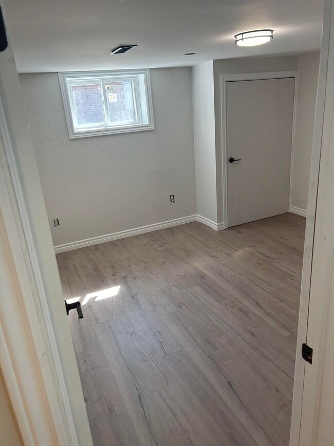 Building Photo - 371 Mill St