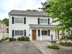 Building Photo - 39 Graywood Rd