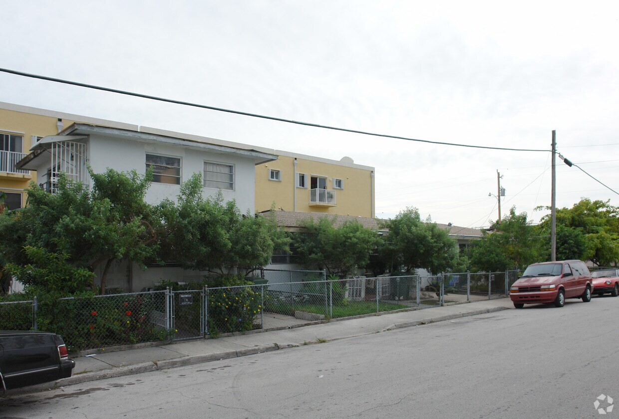 Foto del edificio - 75 NW 21st Ave