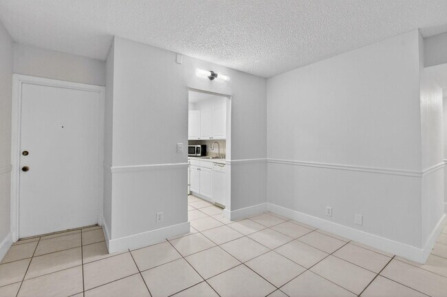 Building Photo - 644 NW 13th St