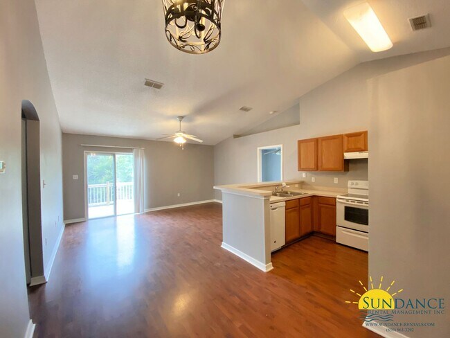 Building Photo - Lovely 4 Bedroom Home in Ridgecrest Subdiv...