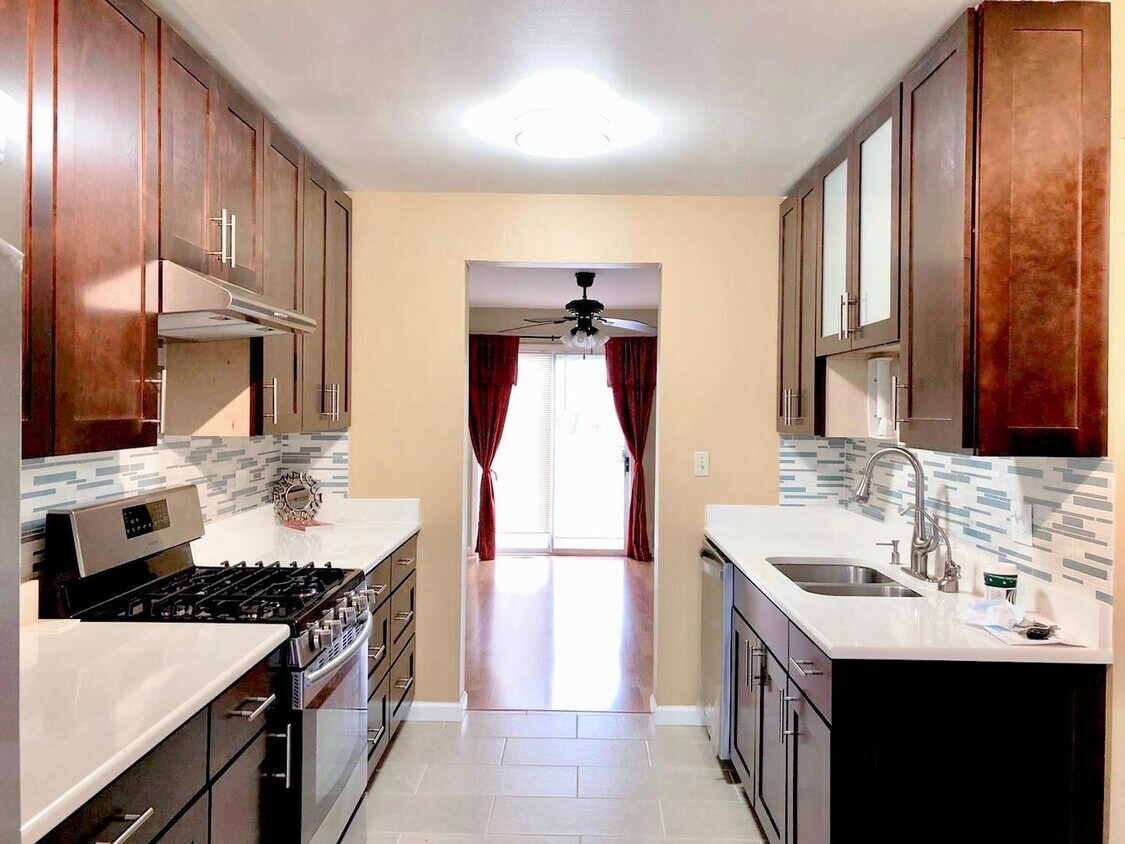 Foto principal - 1733 Dumont Ln