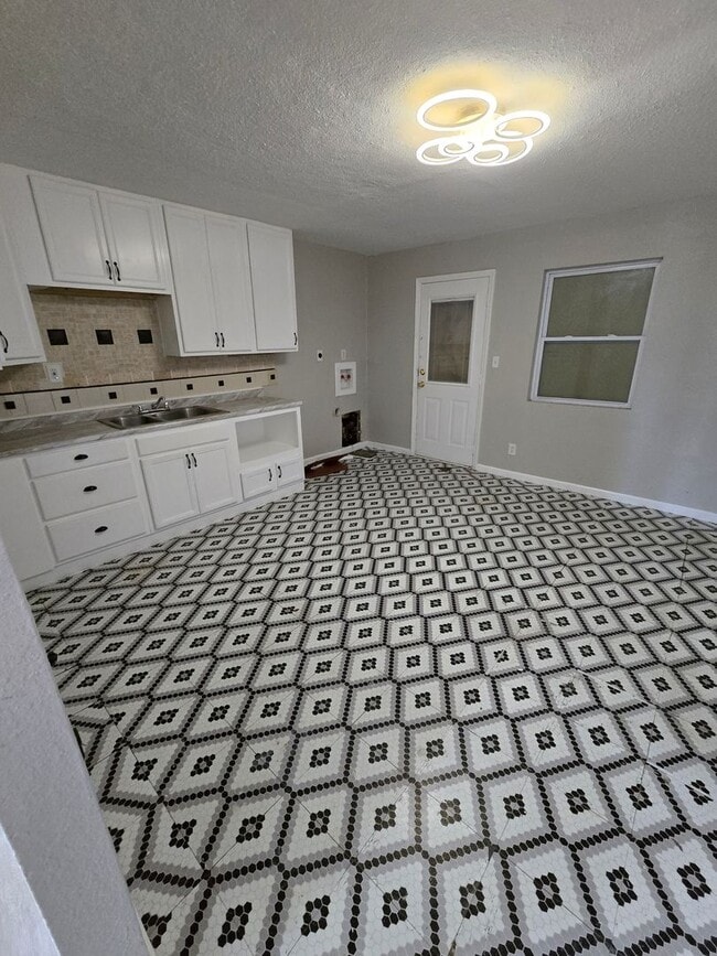 Foto del edificio - 1140 St Rose Ln