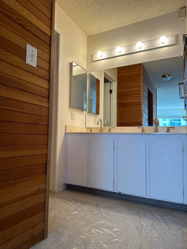 Building Photo - 732 Via Casitas
