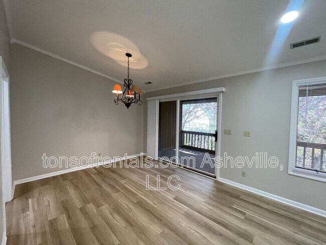 Building Photo - 115 Bent Tree Dr