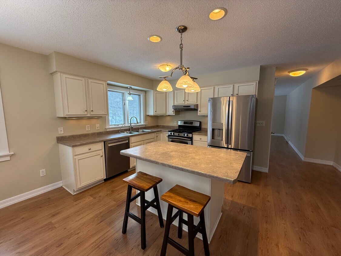 Foto del edificio - 5816 Eagle Ave