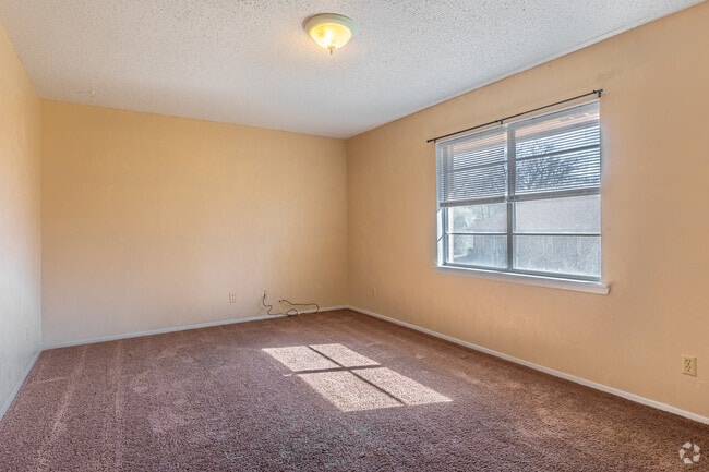 2BR, 1BA - 825SF - Living Room - Eastgate Apartments