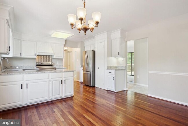 Foto del edificio - 8209 Idylwood Rd