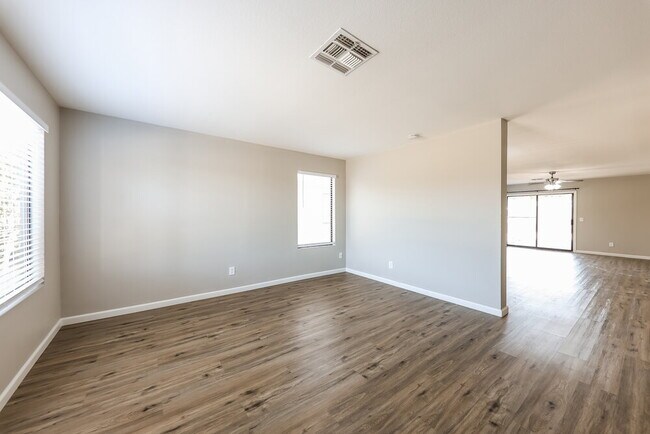 Building Photo - 8601 W Elm St