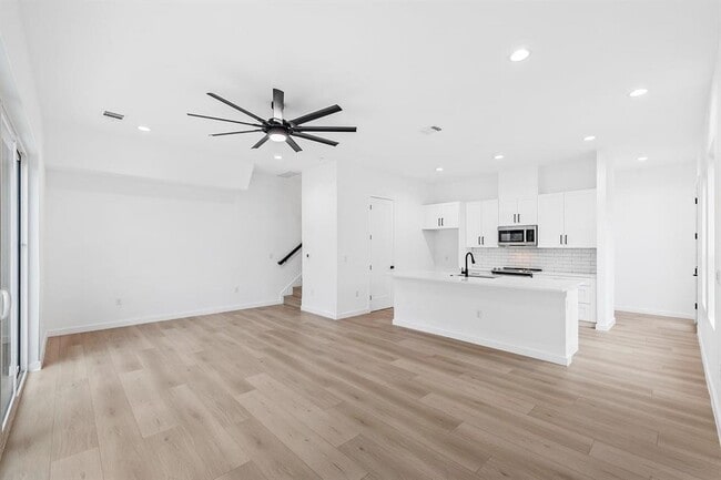 Building Photo - 21508 Twain Cove