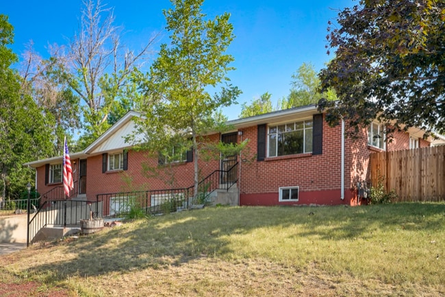 Photo - 1390 W Berry Dr Apartment