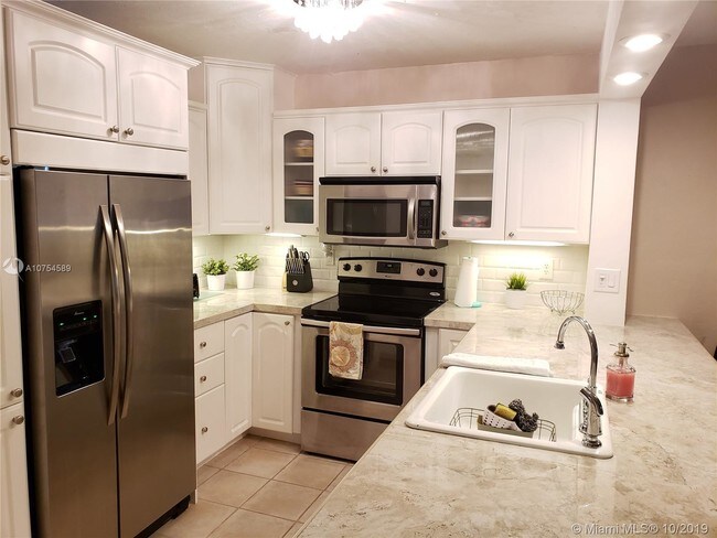 Building Photo - 403 SW 148th Ave