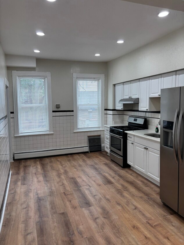 Primary Photo - 708 6th St