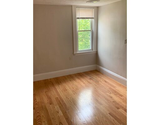 Building Photo - 81 Newton St