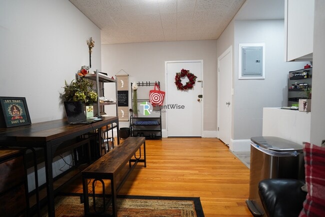 Foto del edificio - 1455 Beacon St