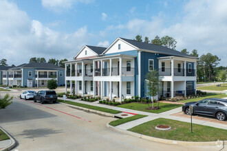 Building Photo - Cottage Living