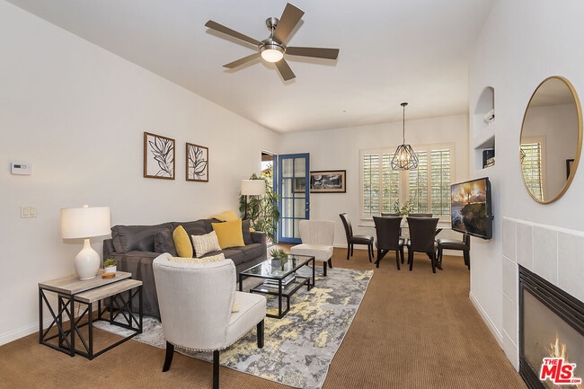 Building Photo - 48613 Classic Dr