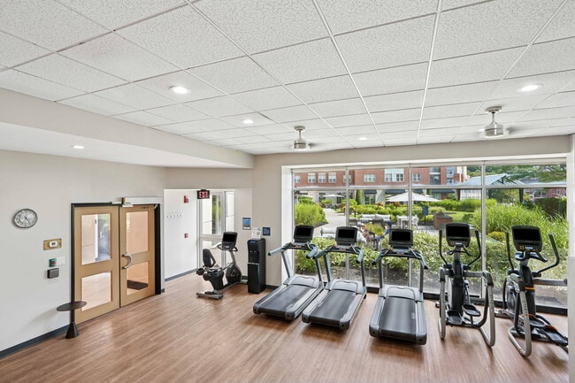 Center Place - Gym - Center Place Apartments