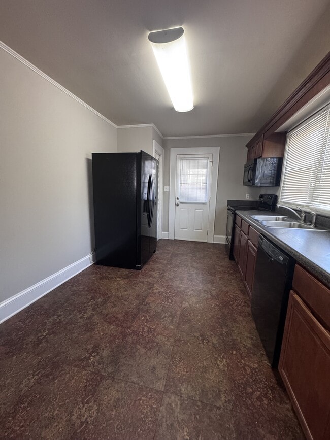 Foto del edificio - 884 Old Charlotte Rd SW