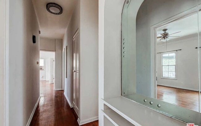 Foto del edificio - 201 S Doheny Dr