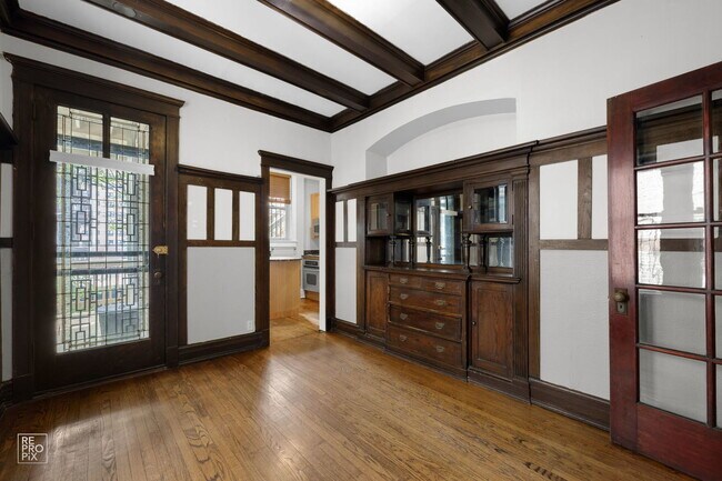 Foto del edificio - 2351 N Cleveland Ave