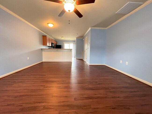 Foto del edificio - 404 Sullivan Loop Rd