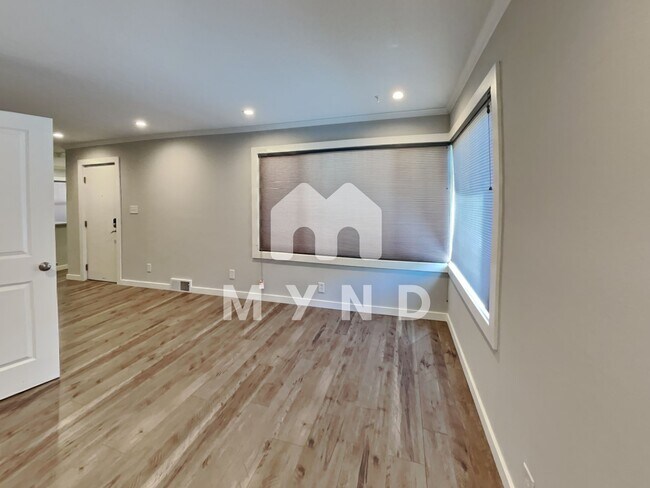 Building Photo - 923 S 128th St