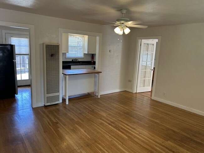 Foto del edificio - Charming 3-bedroom, 2-Bathroom Benicia Home
