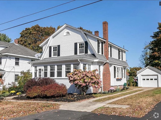 Building Photo - 198 Mussey St