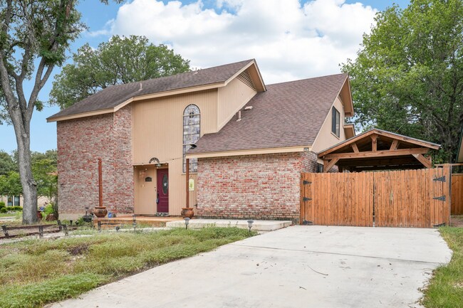 Building Photo - Beautiful Home Located in Thousand Oaks Mo...