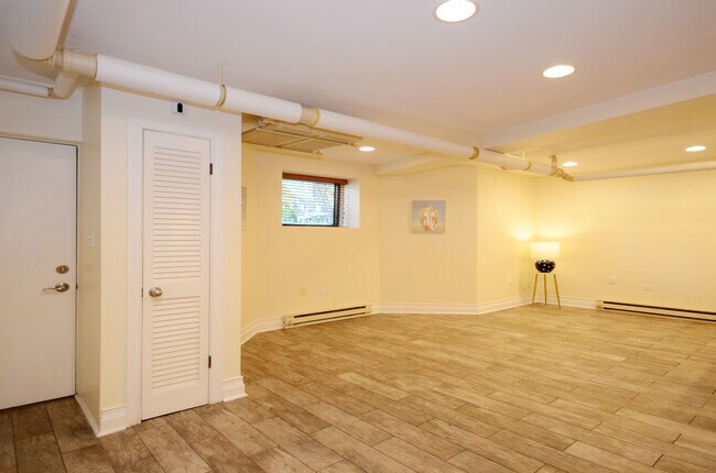 Foto del edificio - 622 W Briar Pl