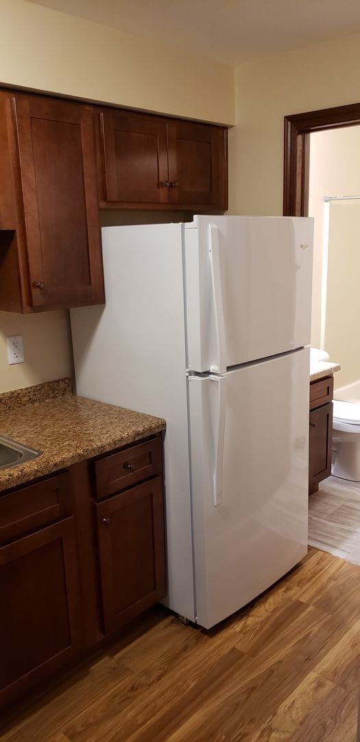 Foto del edificio - 2 BR 1 BA Lower Level Apartment newly Remo...