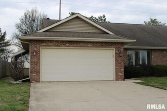 Building Photo - 2807 Cronin Dr