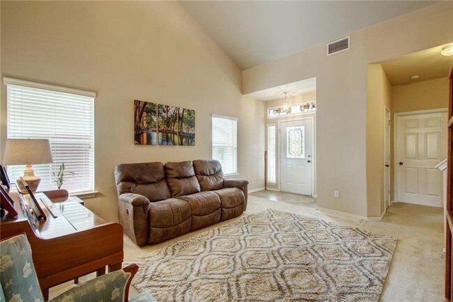 Building Photo - Wonderful Home in Highland Park neighborhood.