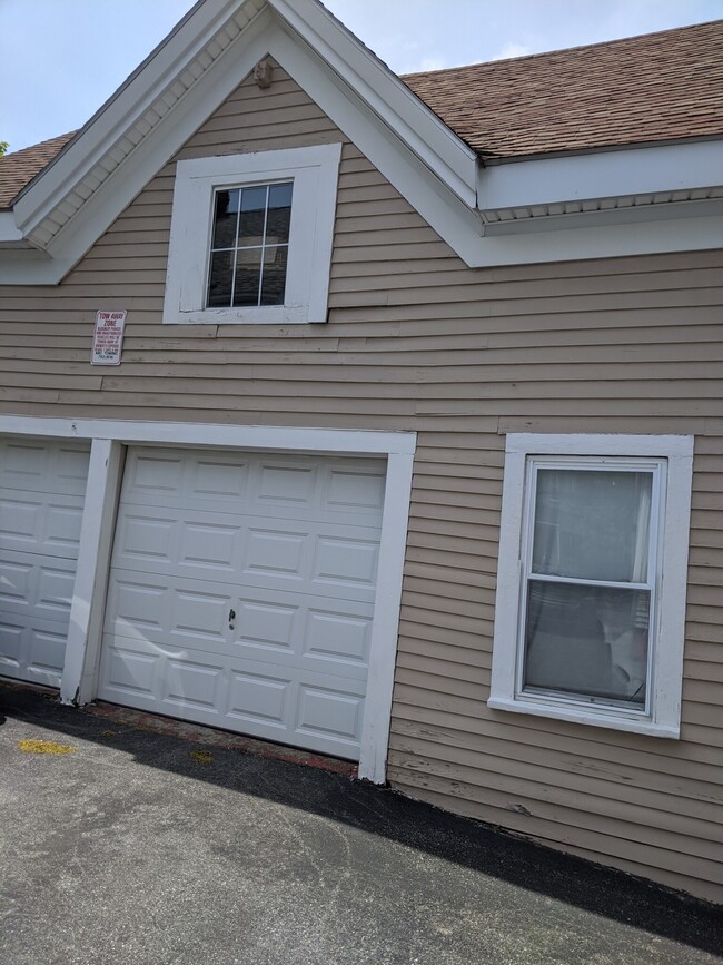 Building Photo - 10 Reedsdale Rd