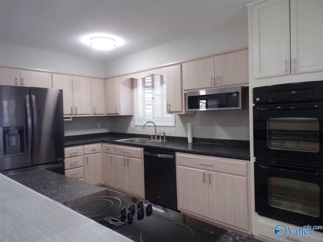 Building Photo - 213 Jones Valley Dr SW