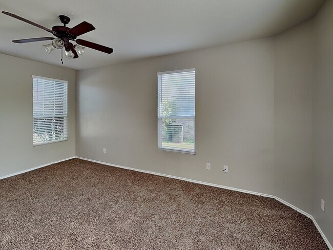Foto del edificio - Spacious Two-Story Living with Loft, Luxe Primary Suite & Entertainer’s Backyard!