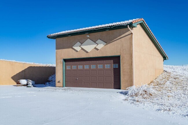 Building Photo - Luxury Mountain View Home in D20