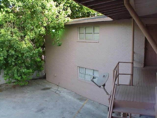 Building Photo - 8 Briar Dale Ct