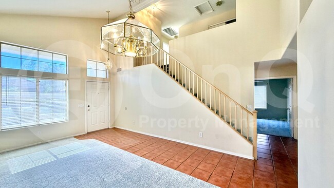 Building Photo - 7460 W Lone Cactus Dr